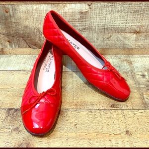 NWOT NEW Paul Mayer Cap Toe Quilted Ballet Shoes